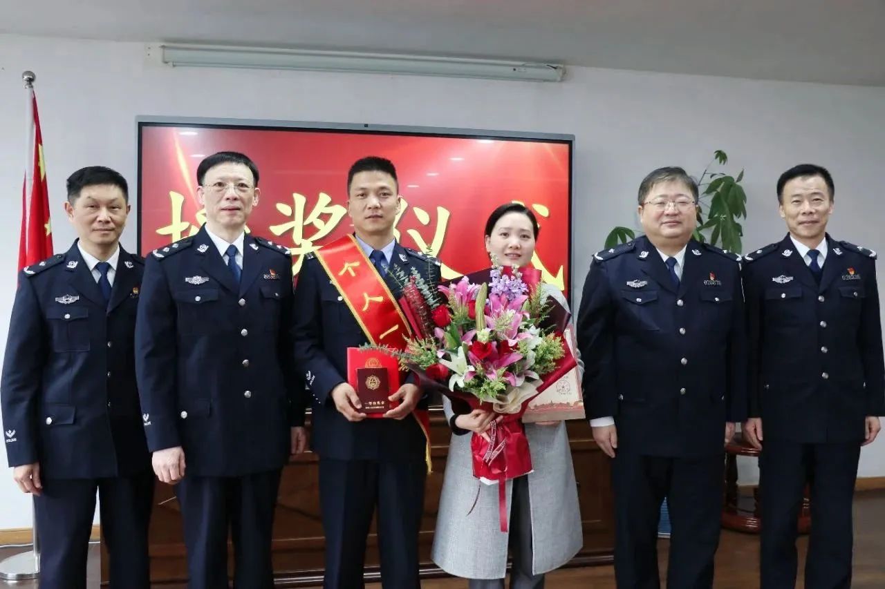 3d3ade17ad29c5bc6185af5d69bfb704.jpg 3d3ade17ad29c5bc6185af5d69bfb704.jpg